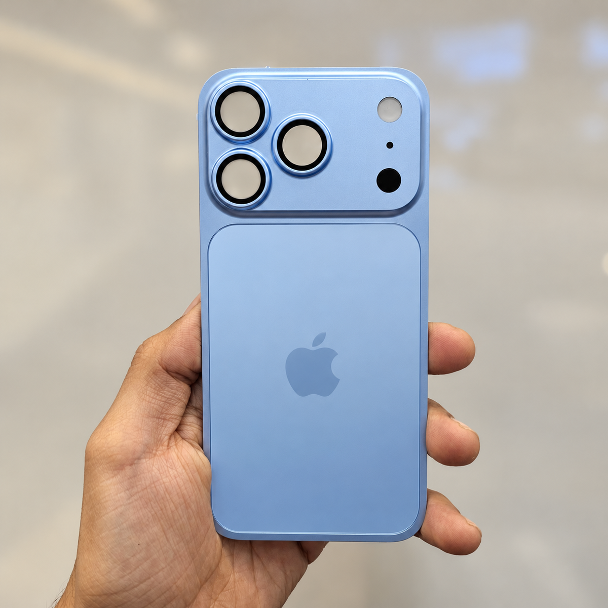 Premium Metal Converter Case to iPhone 18 Pro/Pro Max
